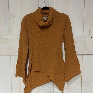 Courtney Washington Pucker Top